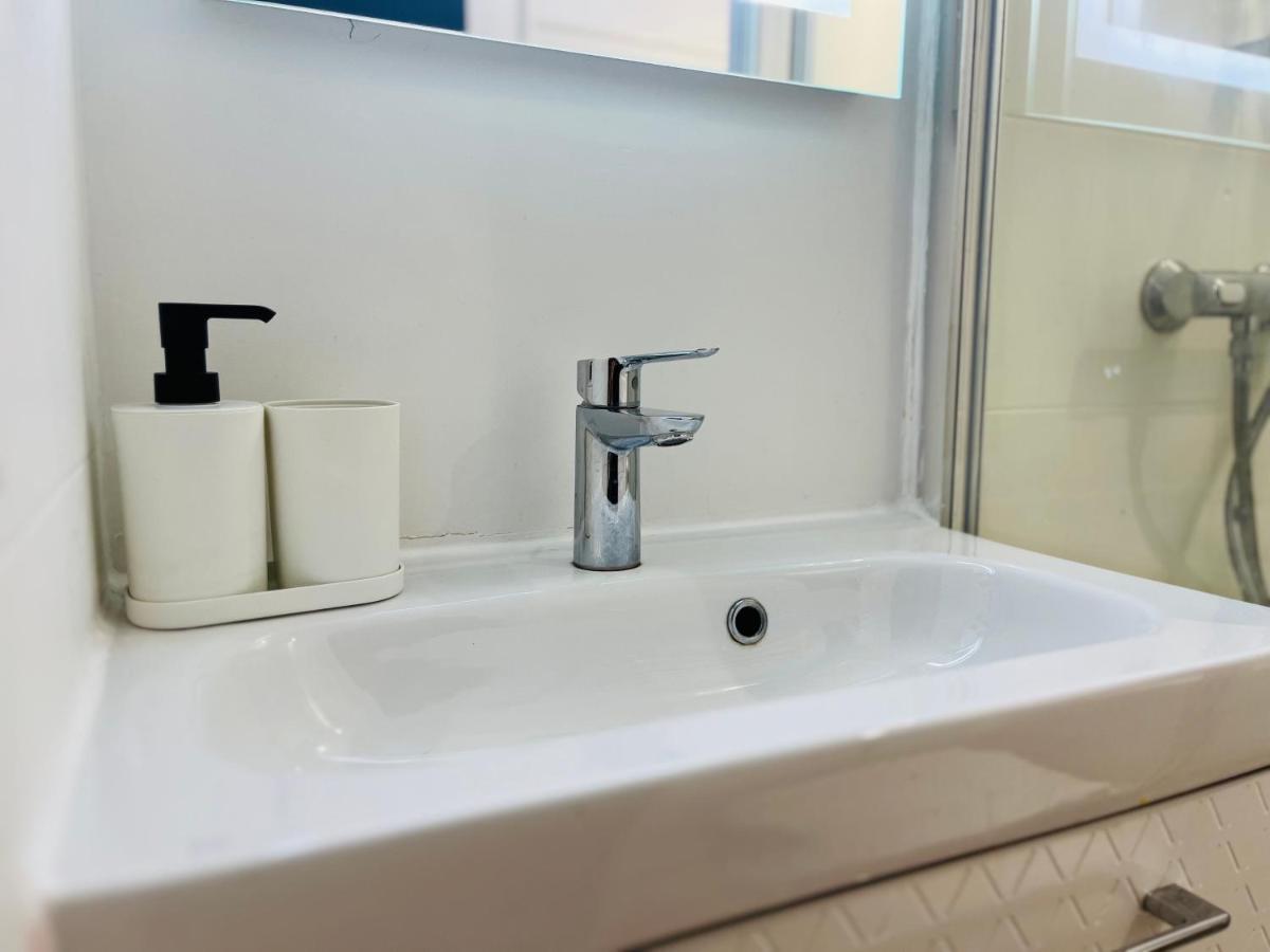 Suite Adamas Lyon Exteriör bild
